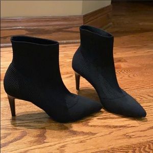 Charles David Stretch Heels
